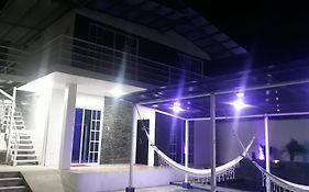 L'Vanna Hotel